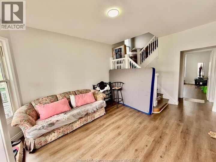 Property Photo:  722 Dougall Avenue  ON N9A 4P8 