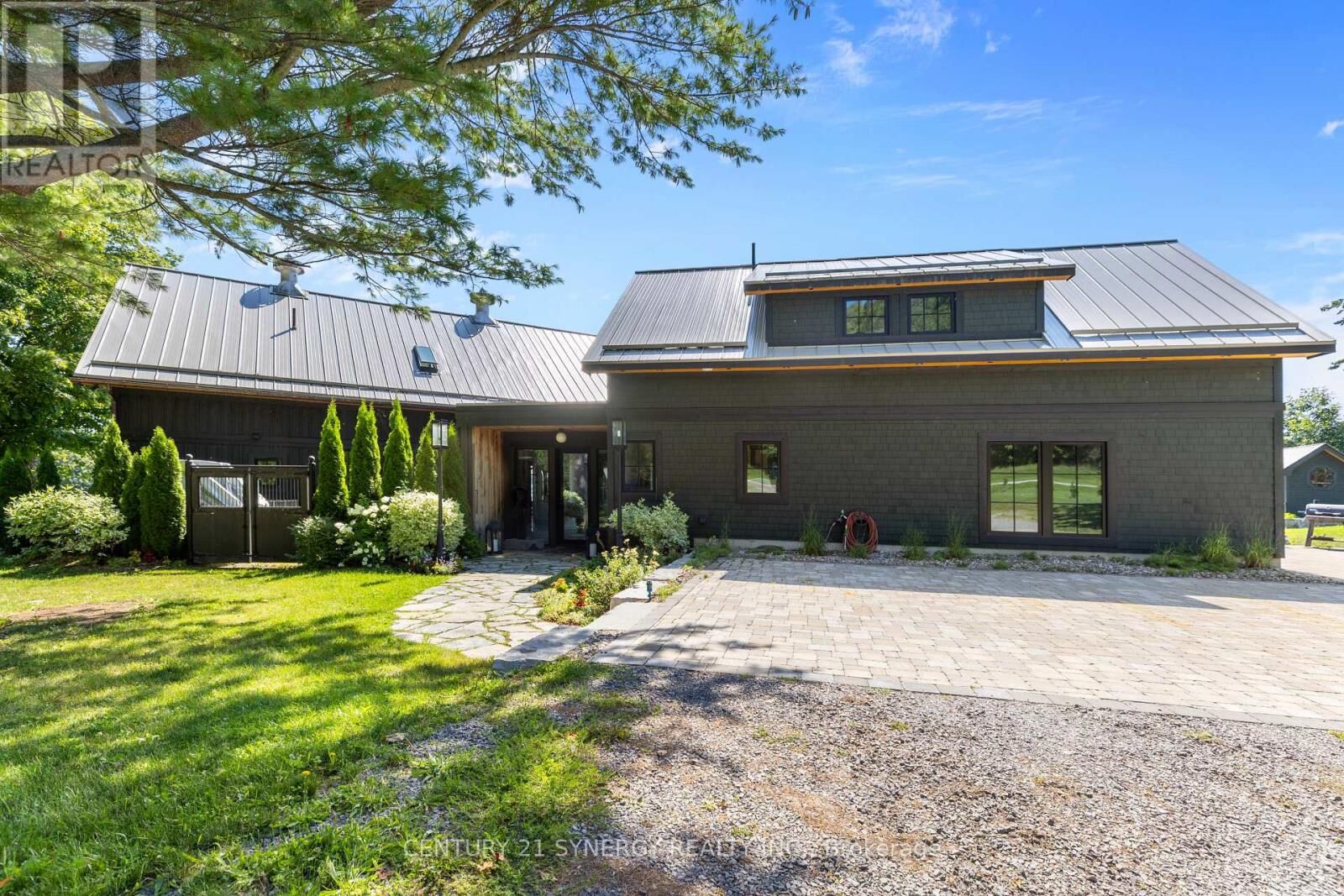 Property Photo:  4/6 Sifton Road  ON K0E 1R0 