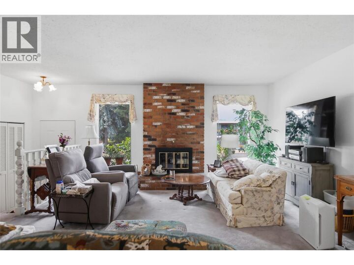 Property Photo: 284 Arrowstone Drive BC V2C 1P7