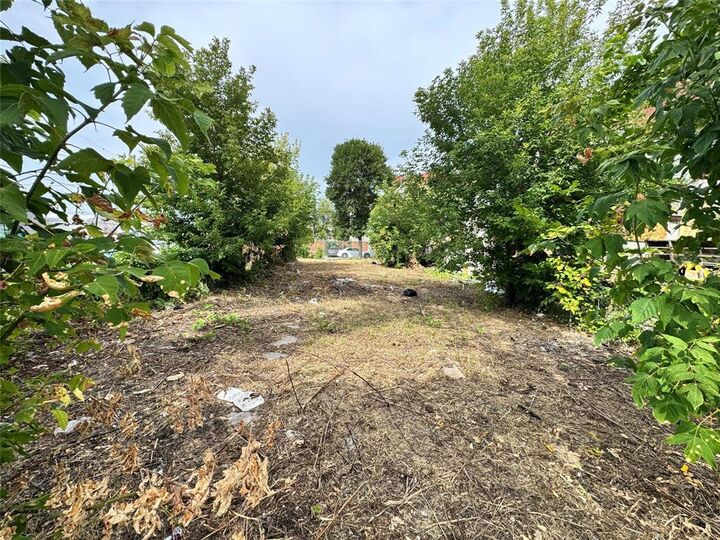 Property Photo:  177 Selkirk Avenue  MB R2W 2L3 