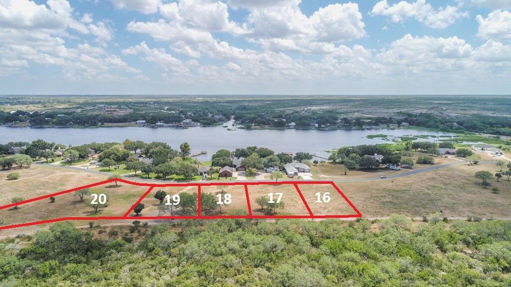 Property Photo:  18 Lakeshore Drive  TX 78383 