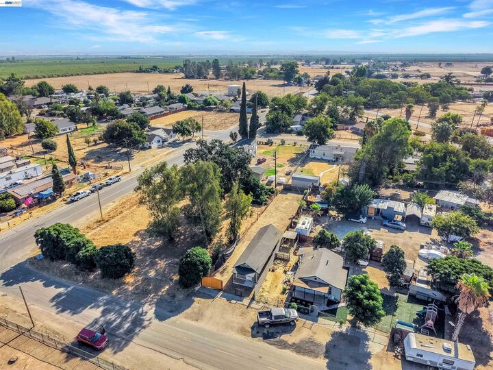 Property Photo: 22479 Maple St CA 93610