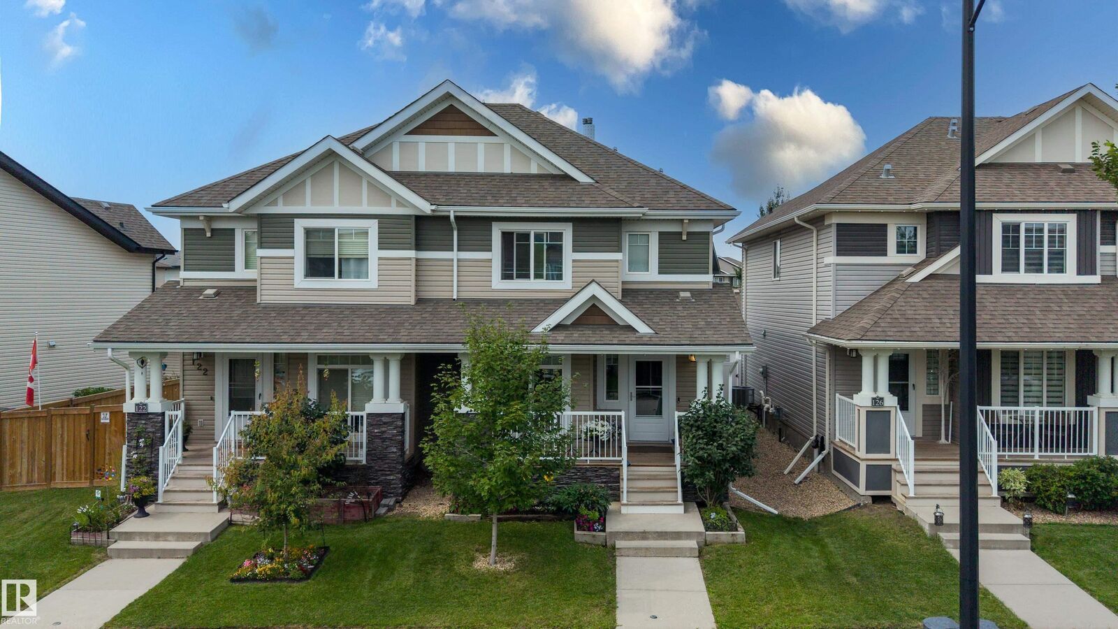 Property Photo:  124 Cy Becker Boulevard NW  AB T5Y 0X9 