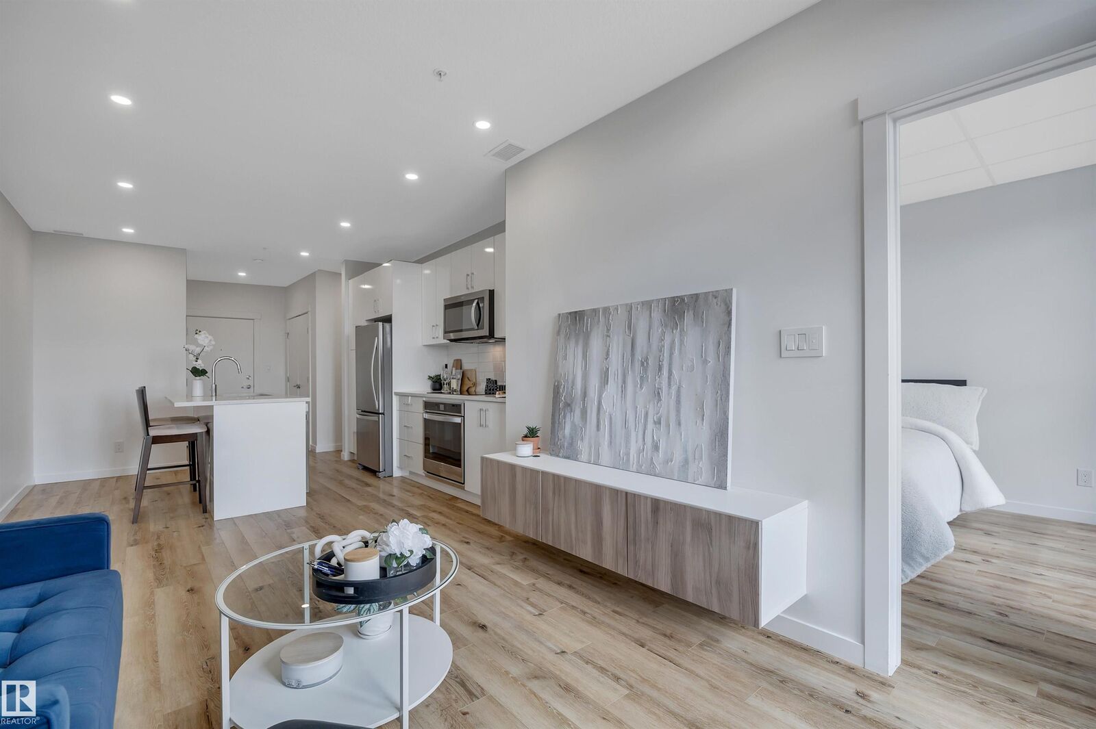 Property Photo:  11503 76 Avenue NW 410  AB T6G 0K6 