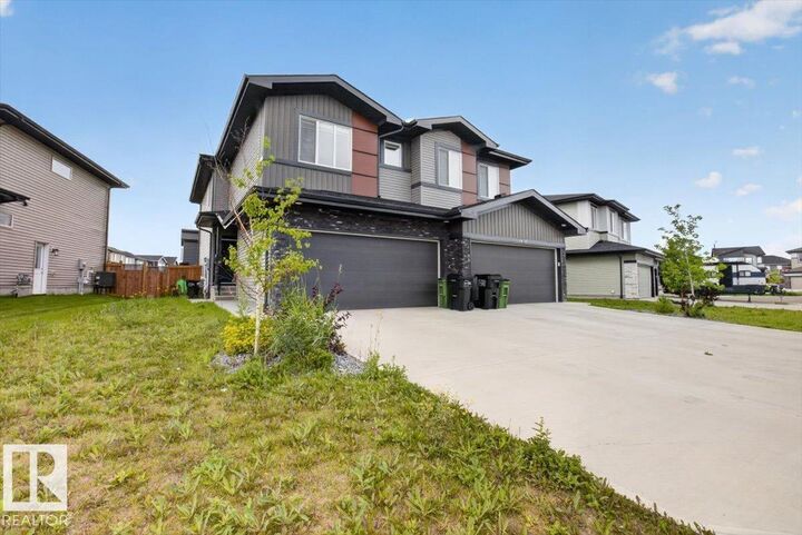 Property Photo:  9412 Pear Crescent SW  AB T6X 2Z4 