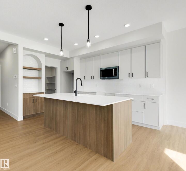 16 Grayson Green — photo 1