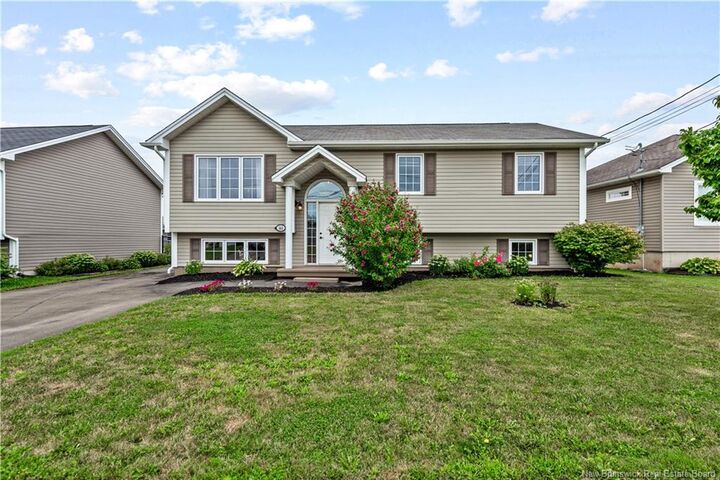 Property Photo:  141 Oak Ridge Drive  NB E1G 0M6 