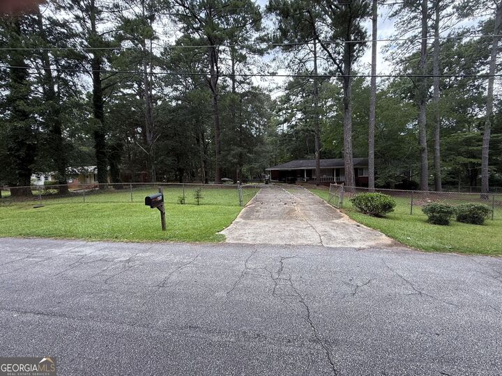 Property Photo: 856 Virginia Court GA 30094