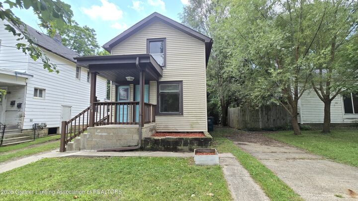 Property Photo:  920 Vine Street  MI 48912 