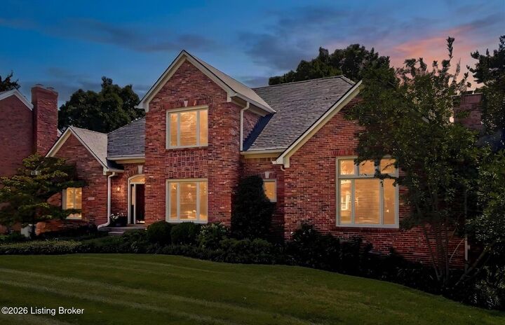 Property Photo: 1112 Bentwood Place Ct KY 40207