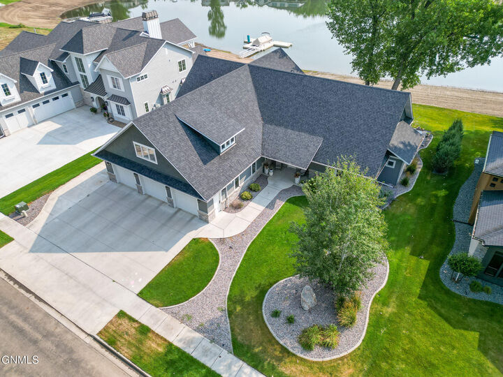 Property Photo:  2607 Langer Lane  ND 58504 