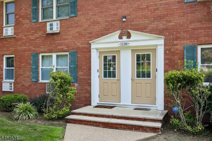 Property Photo: 1130 Valley Rd 1B NJ 07470