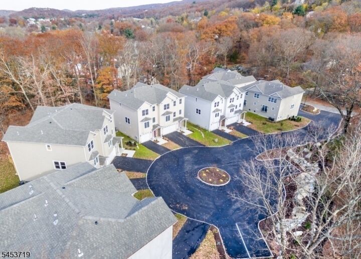 Property Photo:  5 Stanley Way 5  NJ 07465 