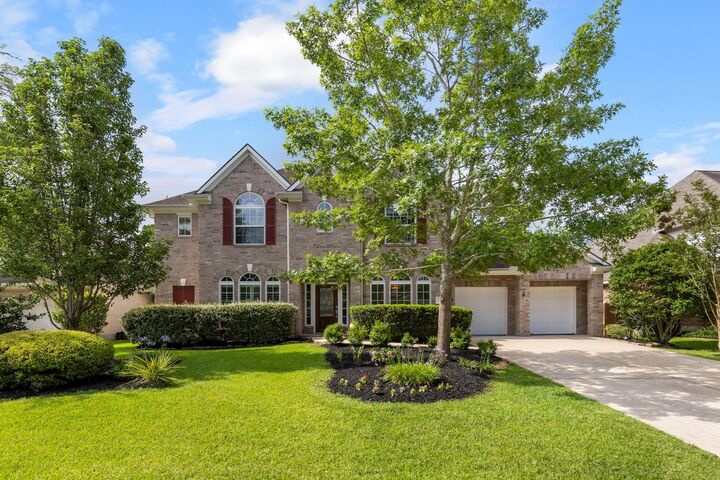 Property Photo: 7 Renoir Trail Place TX 77382