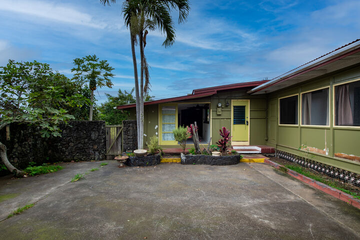 Property Photo: 74-5057 Palani Rd HI 96740