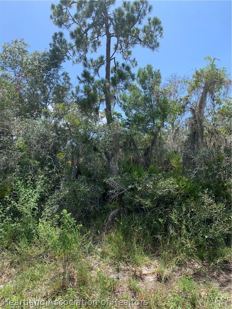 Property Photo: 9418 S Orange Blossom Boulevard FL 33875