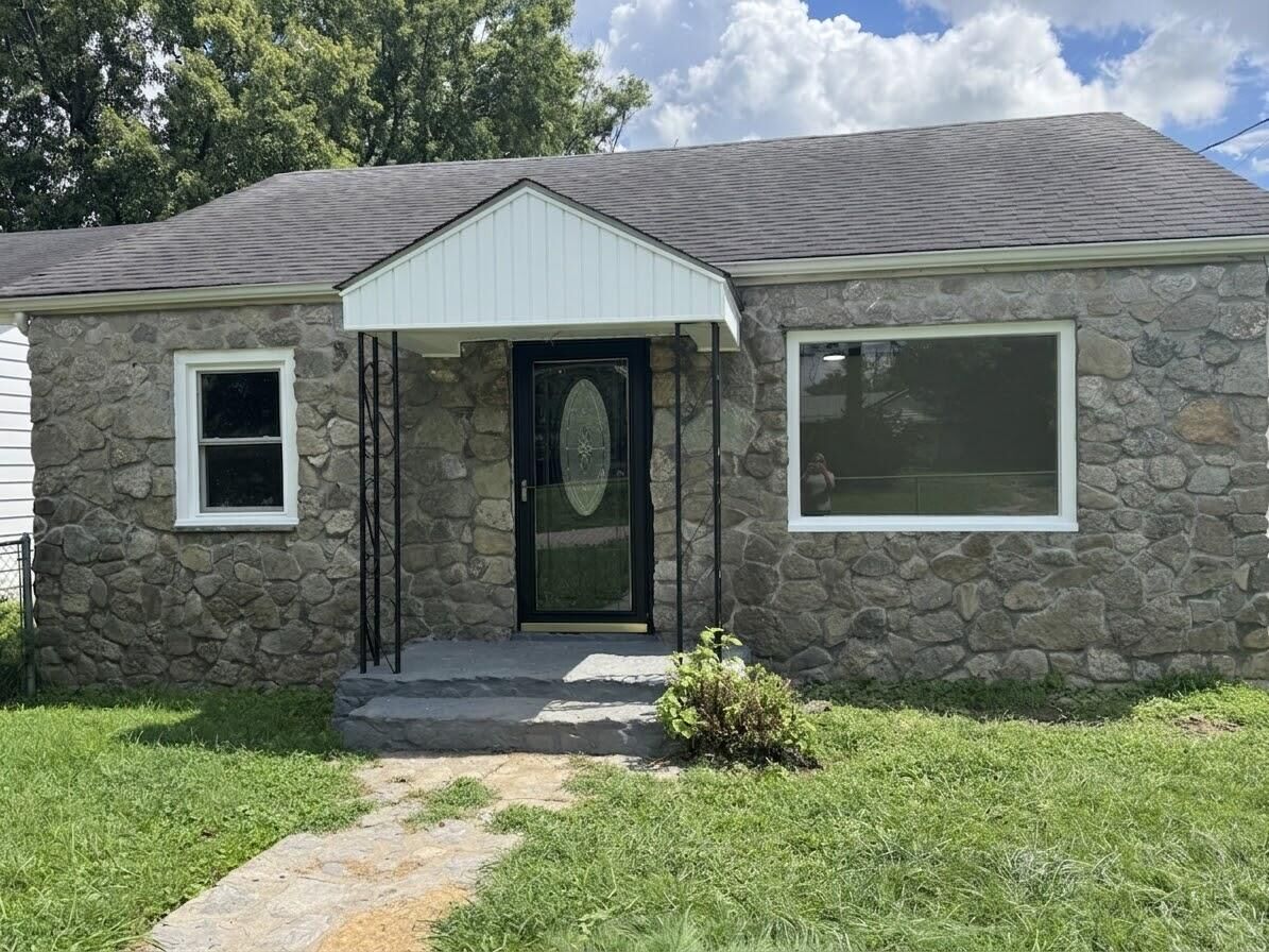 Property Photo:  206 Hanover Avenue  KY 40475 