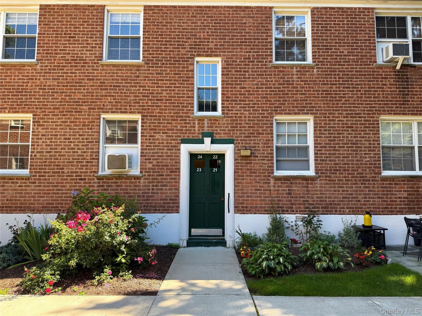 Property Photo:  182 Pinewood Road 23  NY 10530 