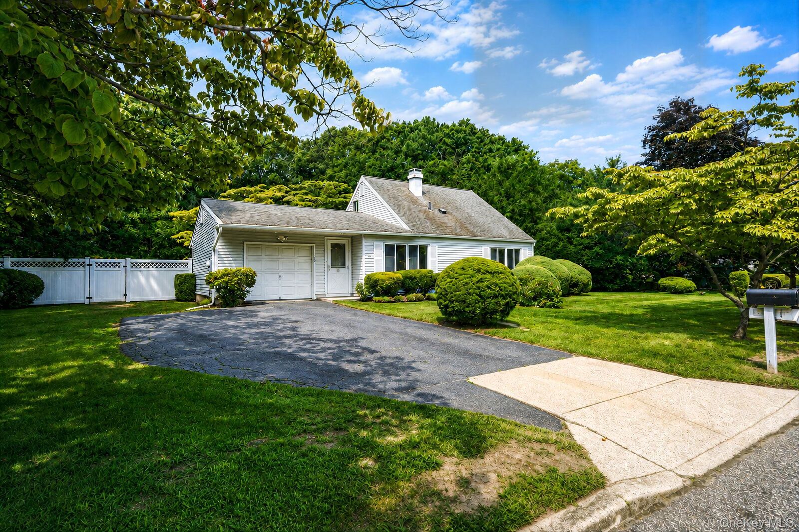 Property Photo:  1050 Sipp Avenue  NY 11763 
