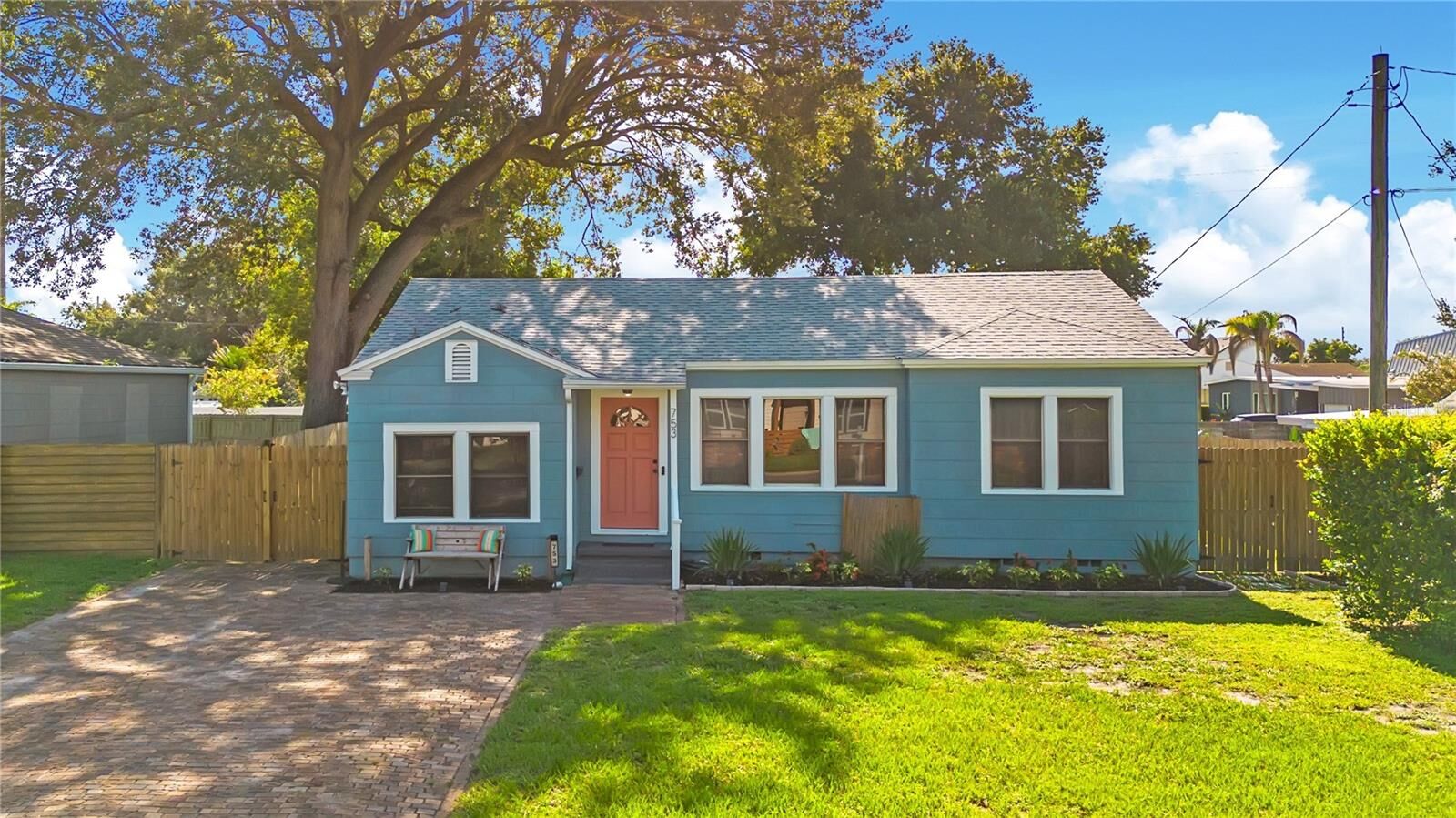 Property Photo: 753 Floral Drive FL 32803