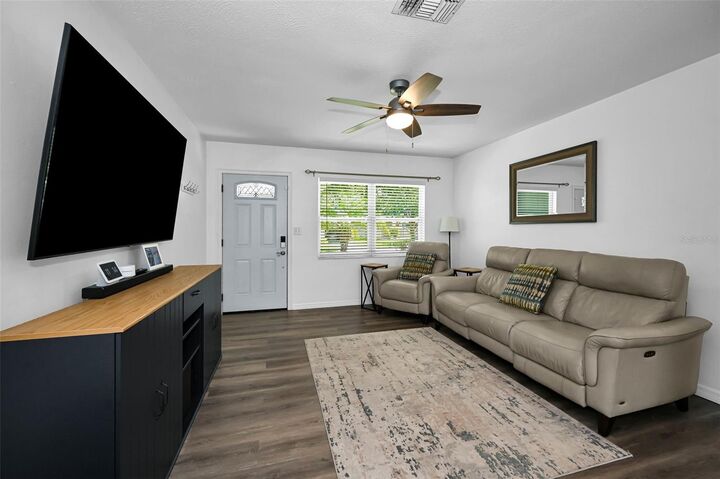 Property Photo: 2003 6th Avenue SW FL 33770