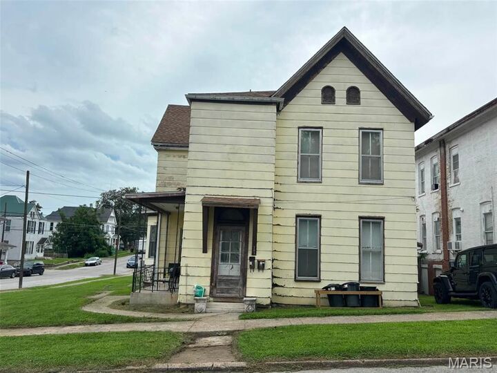 Property Photo: 700 Center Street MO 63401