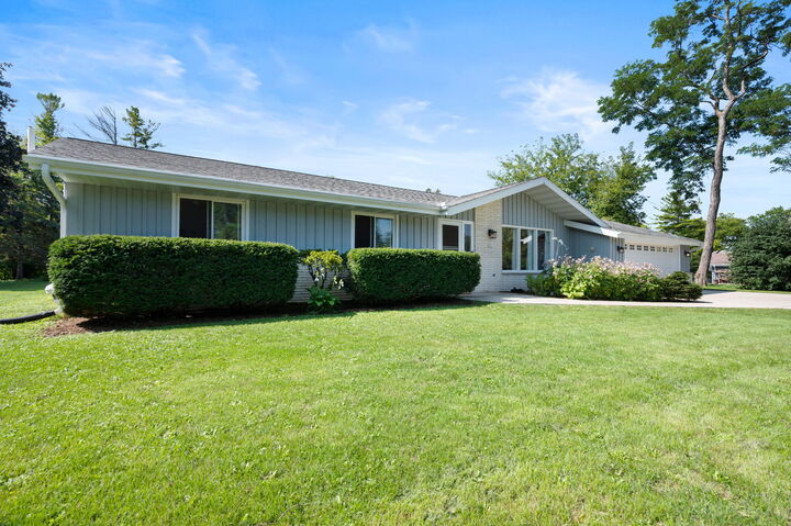 Property Photo: 501 W Bayfield Ave WI 53217
