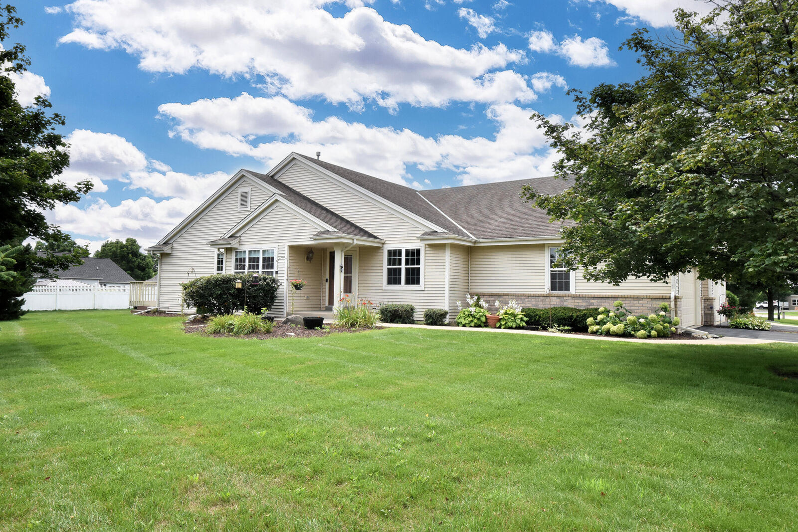 Property Photo: 2911 Clear Water Ln WI 53189