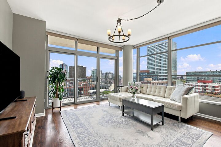 Property Photo: 1600 S Prairie Avenue 1107 IL 60616