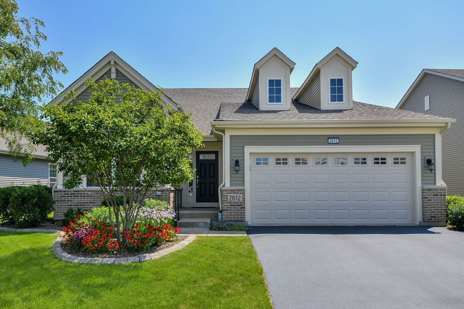 Property Photo:  2612 Drexel Drive  IL 60564 
