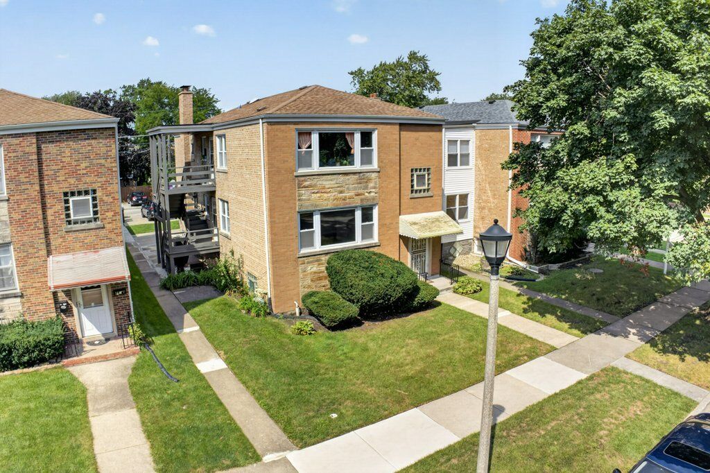 Property Photo: 8152 Knox Avenue IL 60076