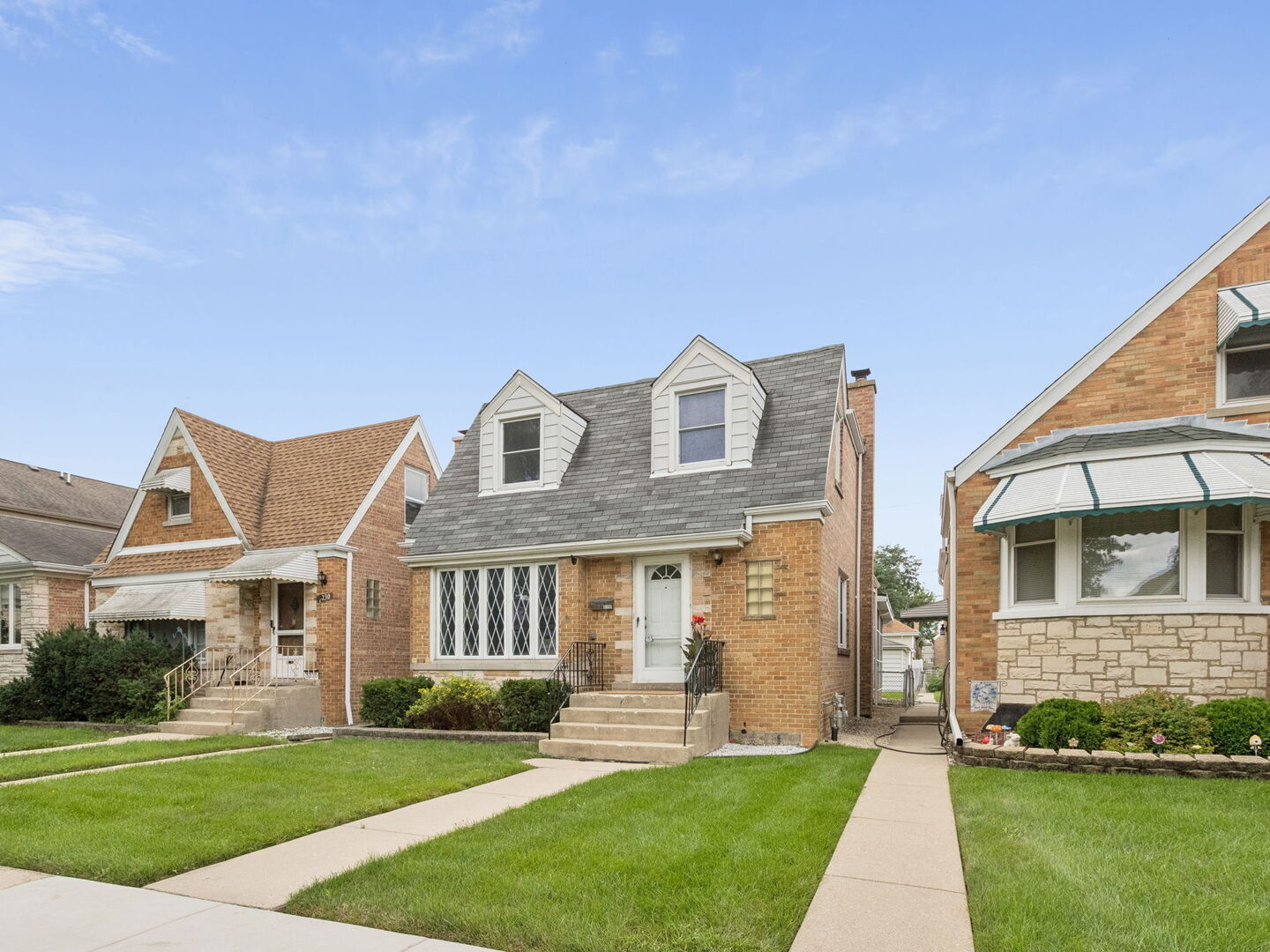 Property Photo: 3232 N Nottingham Avenue IL 60634