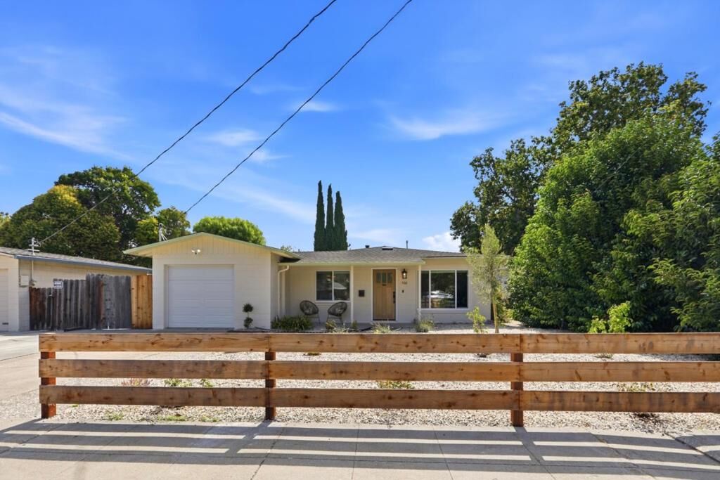 Property Photo:  568 Madrone Avenue  CA 94085 