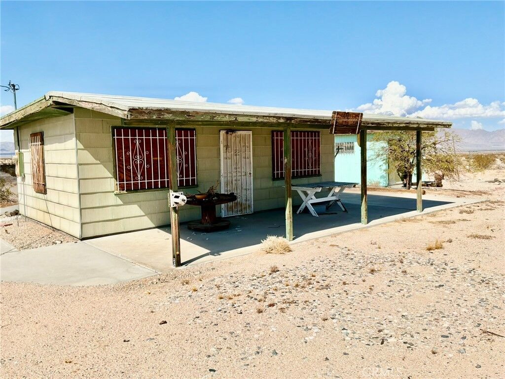 Property Photo: 80250 El Paseo CA 92277