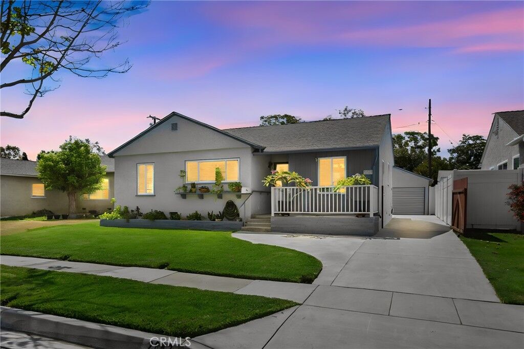 Property Photo:  2842 Silva Street  CA 90712 