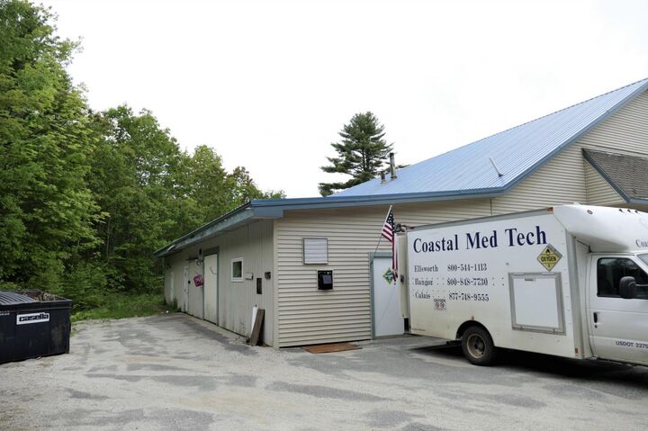 Property Photo:  25 Douglas Highway  ME 04605 