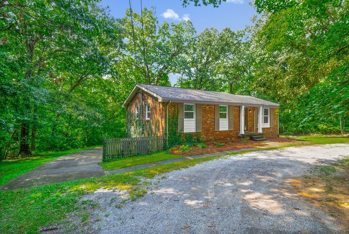Property Photo: 530 Old Highway 48 TN 37040