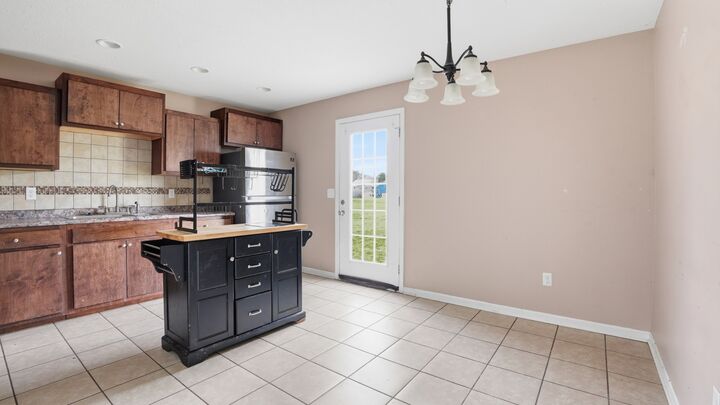 Property Photo: 210 White Oak St TN 37388