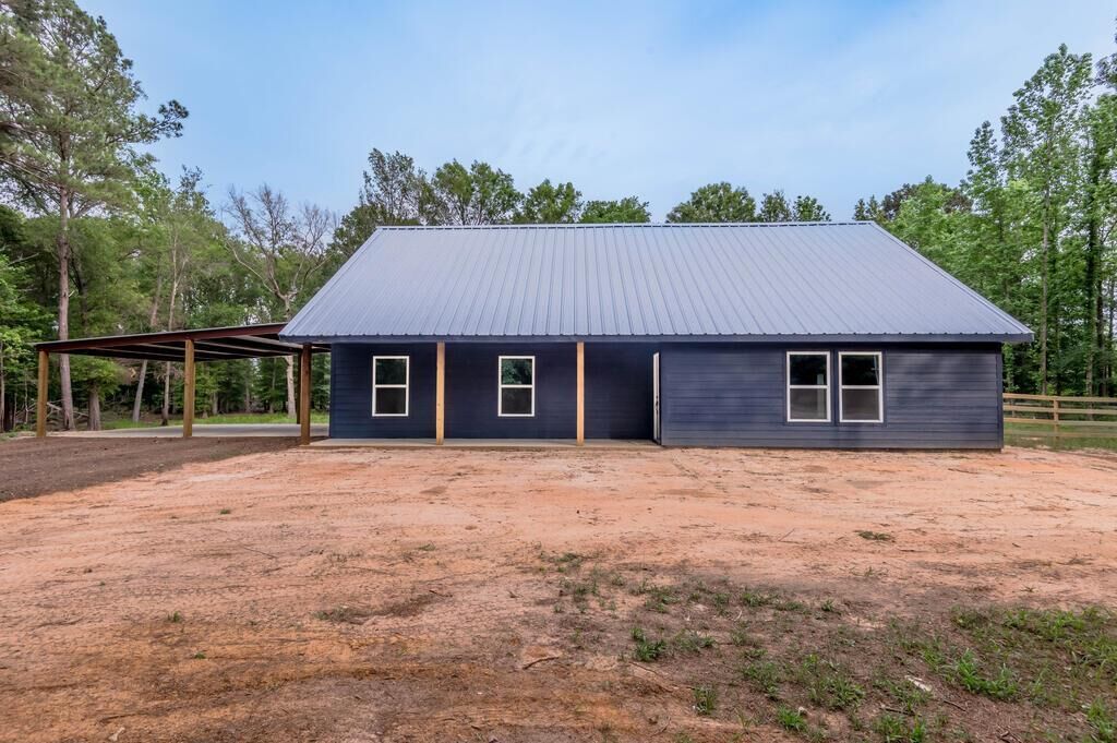Property Photo: 304 Fm 225 North TX 75943