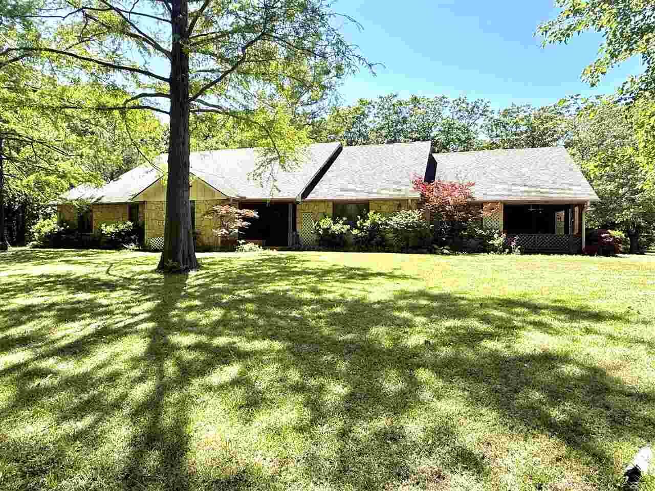 Property Photo:  80 Elmwood  OK 74601 