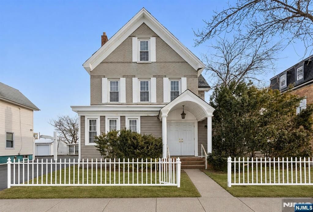 Property Photo:  118 Hudson Street  NJ 07601 