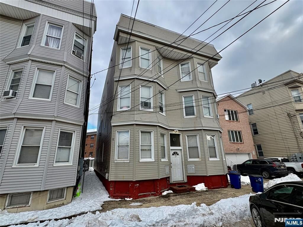 Property Photo:  17 Franklin Avenue 2  NJ 07029 