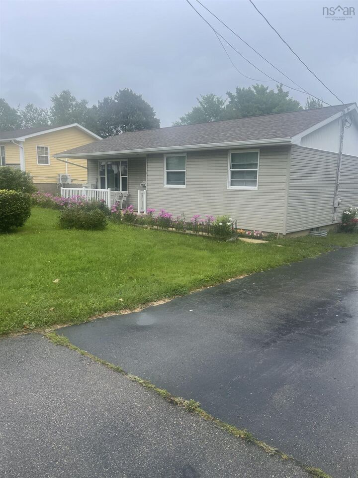 Property Photo:  7 High Street  NS B2A 2A3 