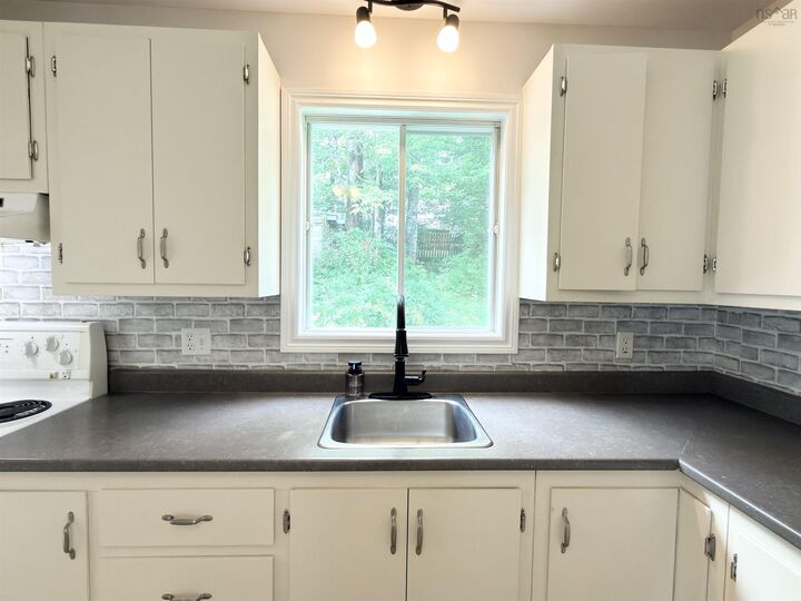 Property Photo: 84 Pondicherry Crescent NS B2W 5C5