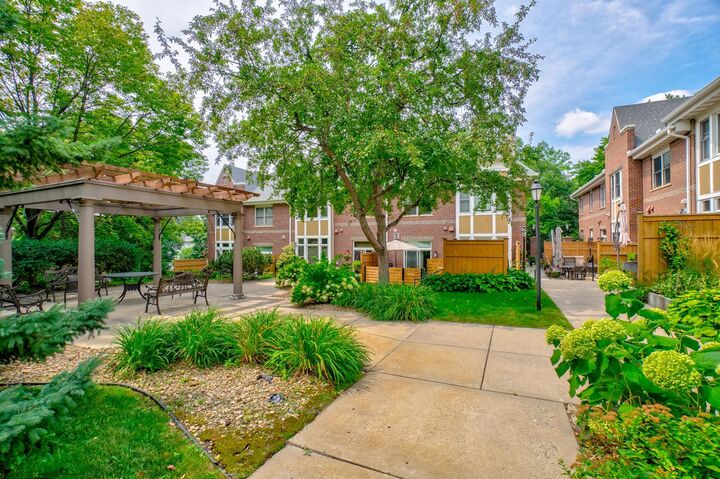 Property Photo: 552 Summit Avenue MN 55102
