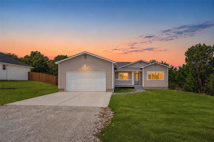 Property Photo: 5908 Collins Court TX 76048