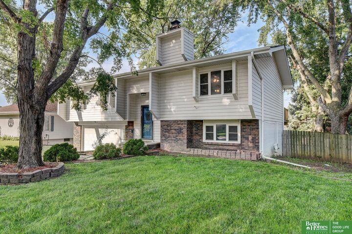 Property Photo:  5324 S 107 Avenue  NE 68127 