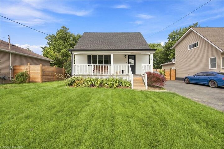 Property Photo: 398 East 38th Street ON L8V 4G6