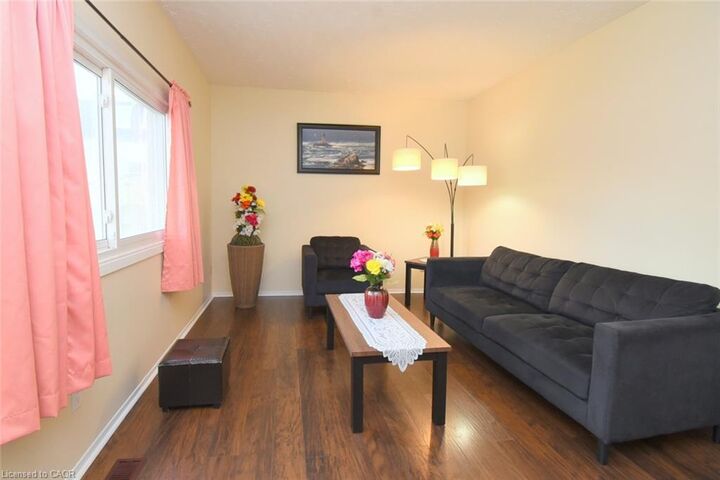 Property Photo: 185 Denistoun Street 116 ON L3C 6J6