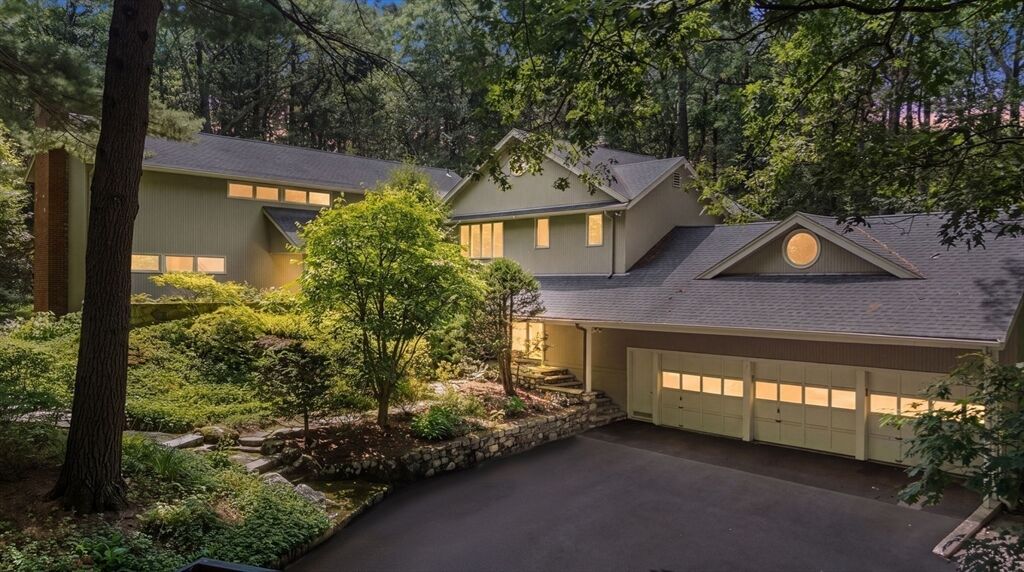 Property Photo:  26 Cart Path Road  MA 02493 